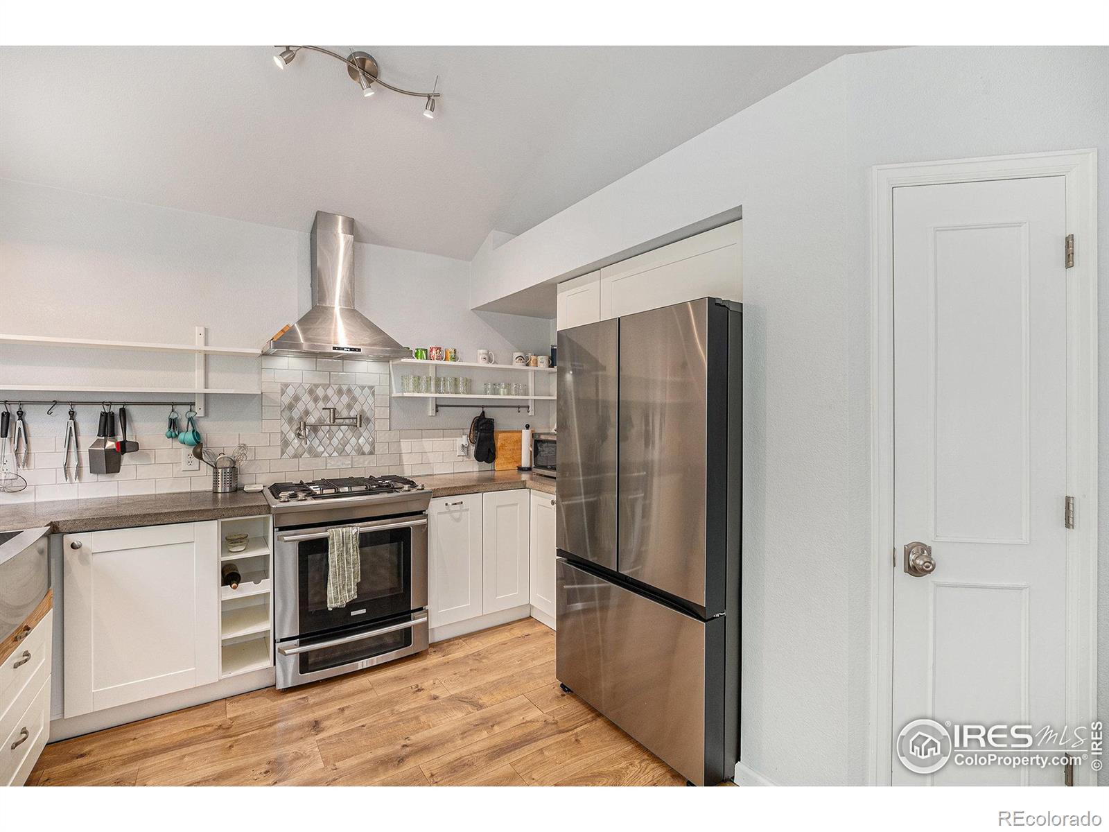 MLS Image #4 for 1820  gordon drive,erie, Colorado