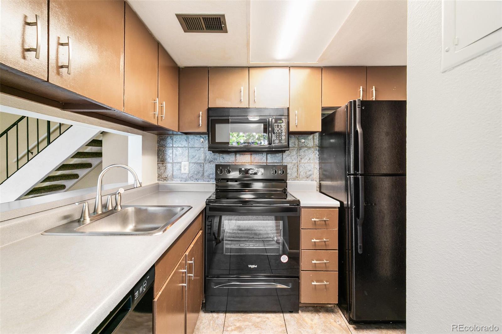MLS Image #11 for 1250 s monaco parkway,denver, Colorado