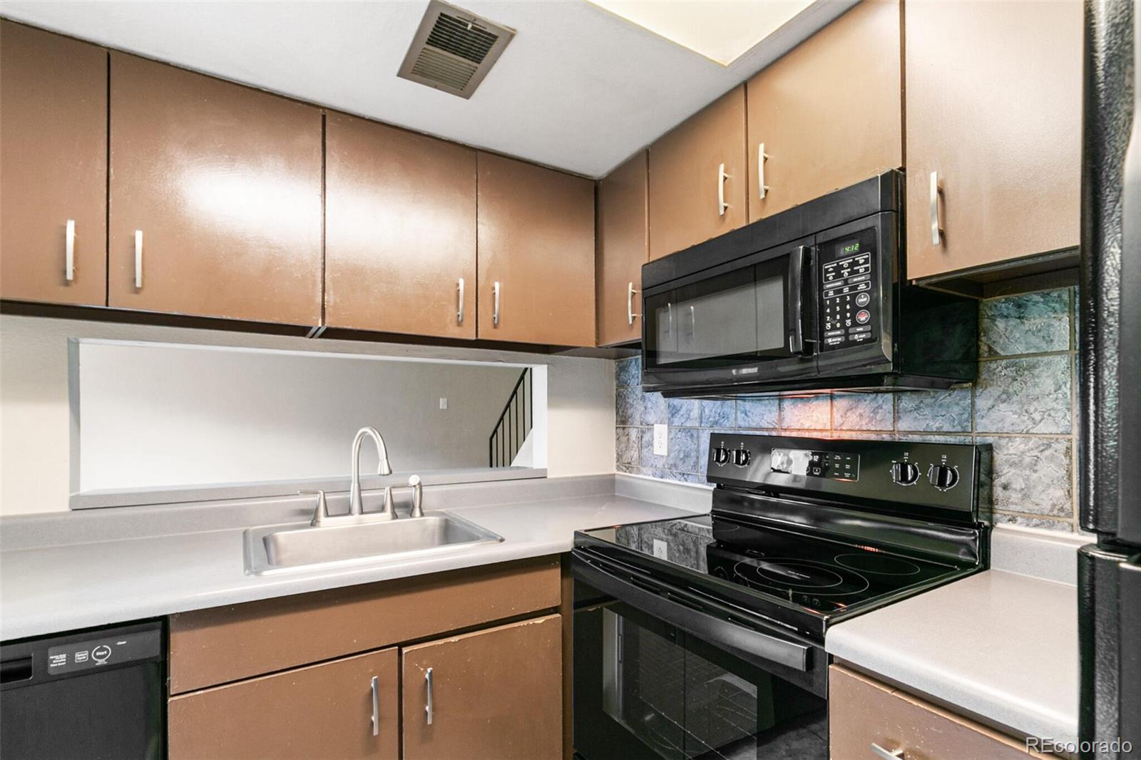 MLS Image #12 for 1250 s monaco parkway,denver, Colorado