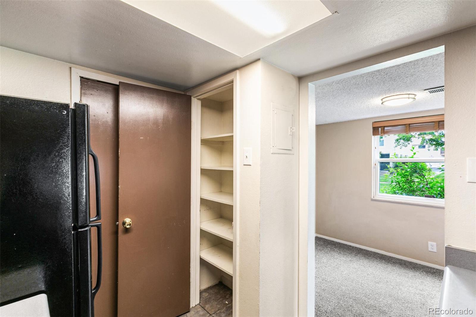MLS Image #14 for 1250 s monaco parkway,denver, Colorado