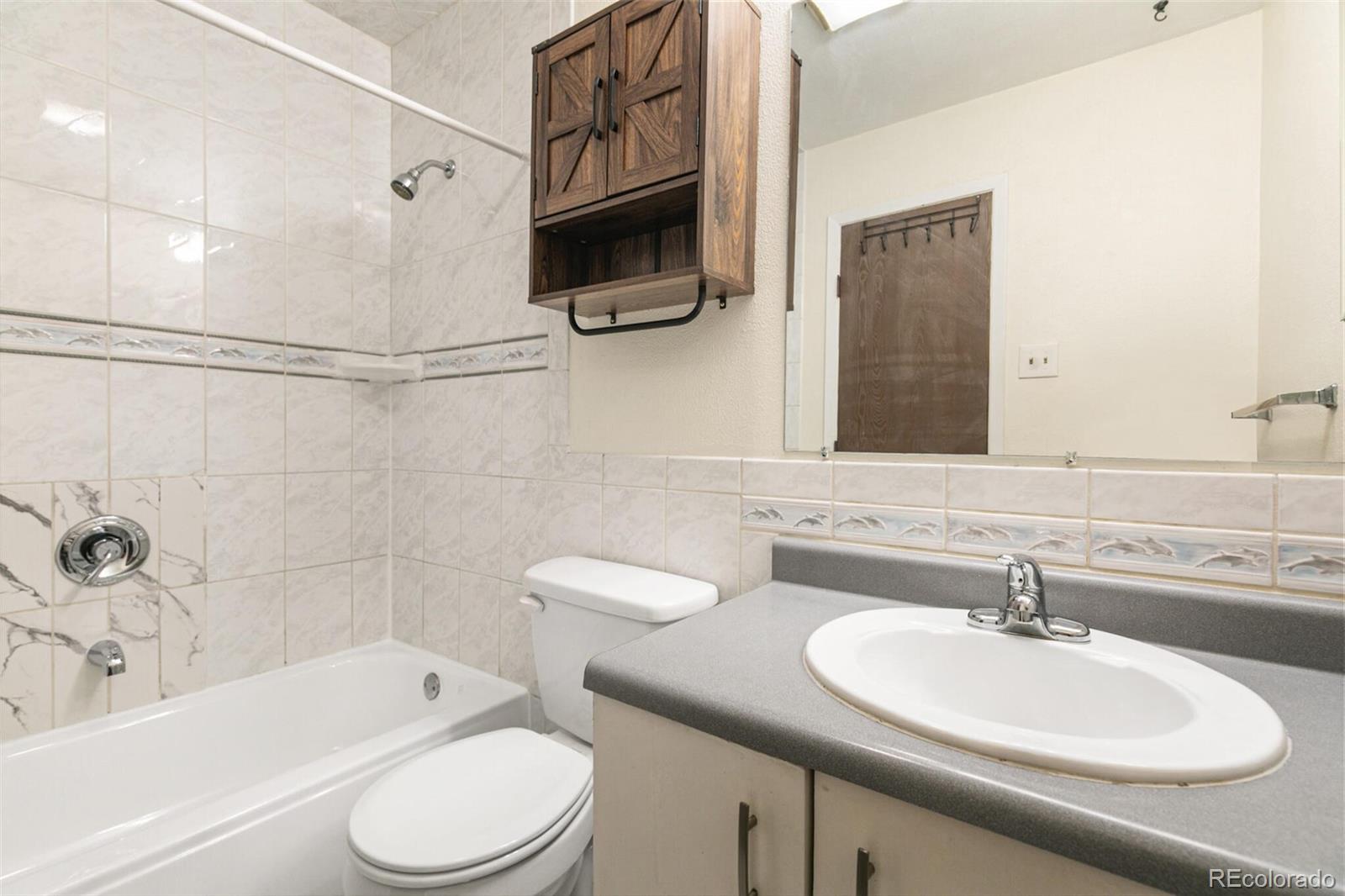 MLS Image #23 for 1250 s monaco parkway,denver, Colorado