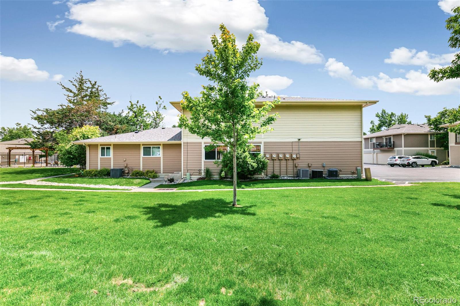 MLS Image #28 for 1250 s monaco parkway,denver, Colorado