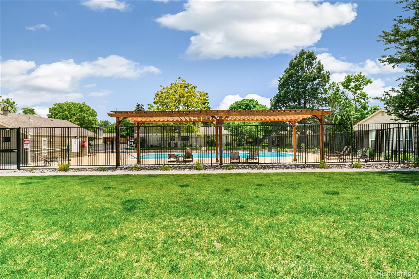 MLS Image #31 for 1250 s monaco parkway,denver, Colorado