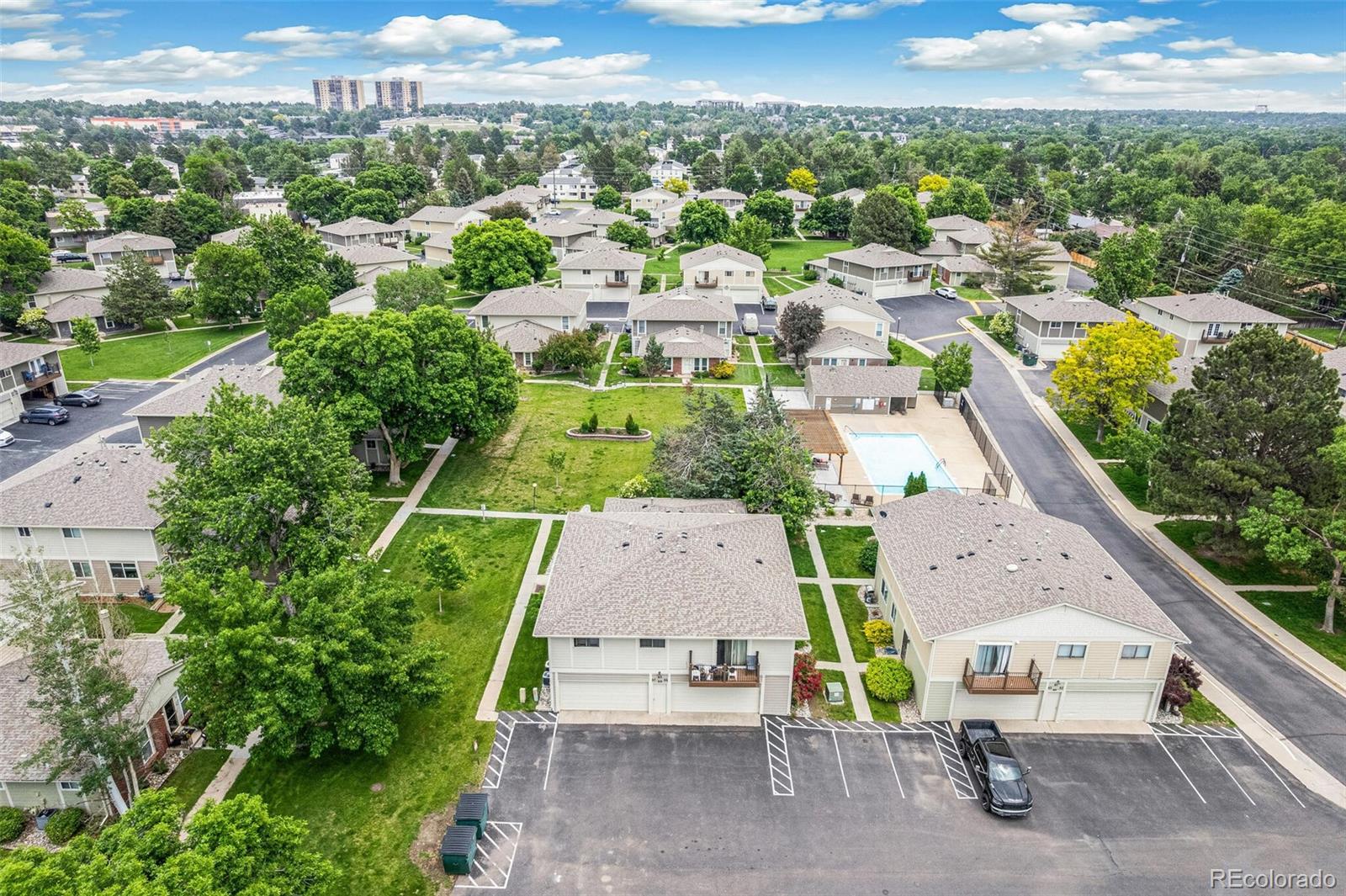 MLS Image #33 for 1250 s monaco parkway,denver, Colorado