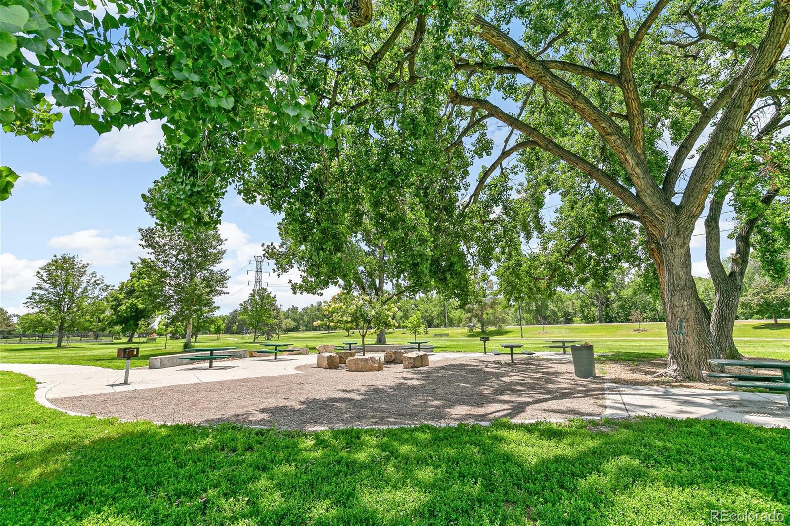 MLS Image #39 for 1250 s monaco parkway,denver, Colorado