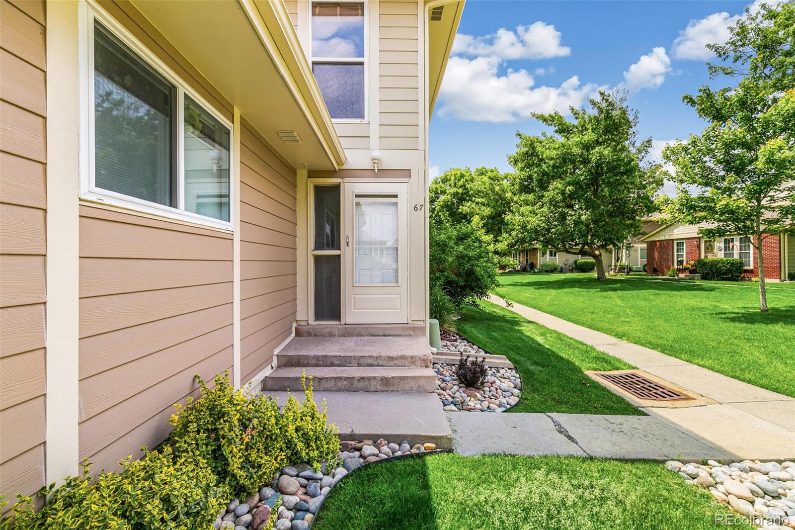 MLS Image #4 for 1250 s monaco parkway,denver, Colorado