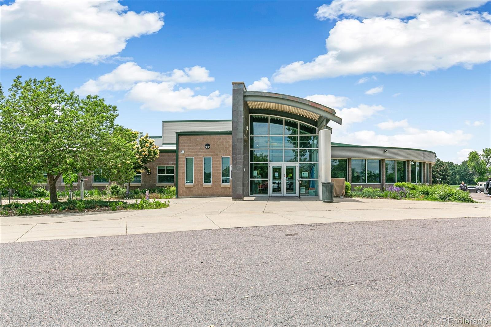 MLS Image #48 for 1250 s monaco parkway,denver, Colorado