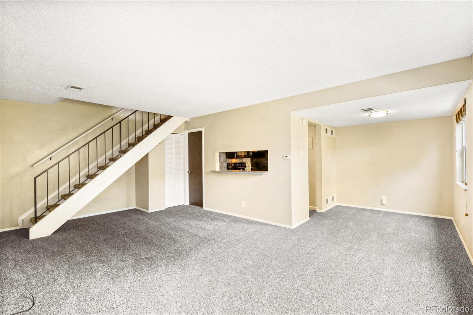 MLS Image #5 for 1250 s monaco parkway,denver, Colorado