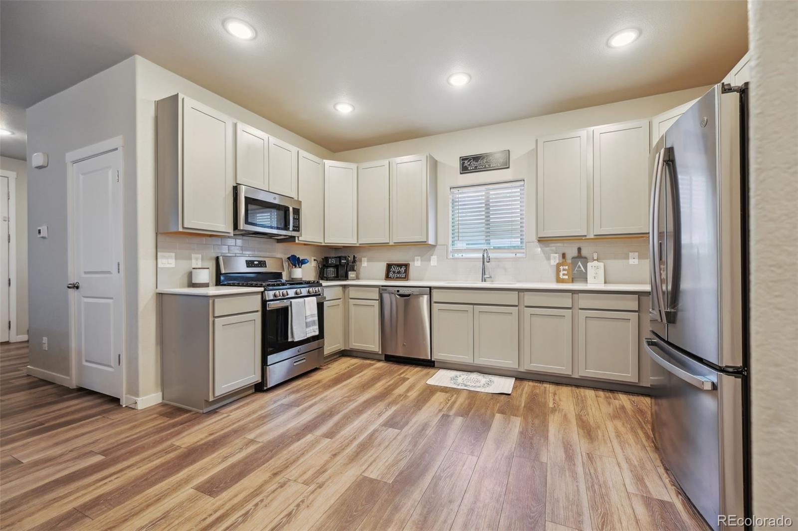 MLS Image #7 for 7700  frigid air point,colorado springs, Colorado