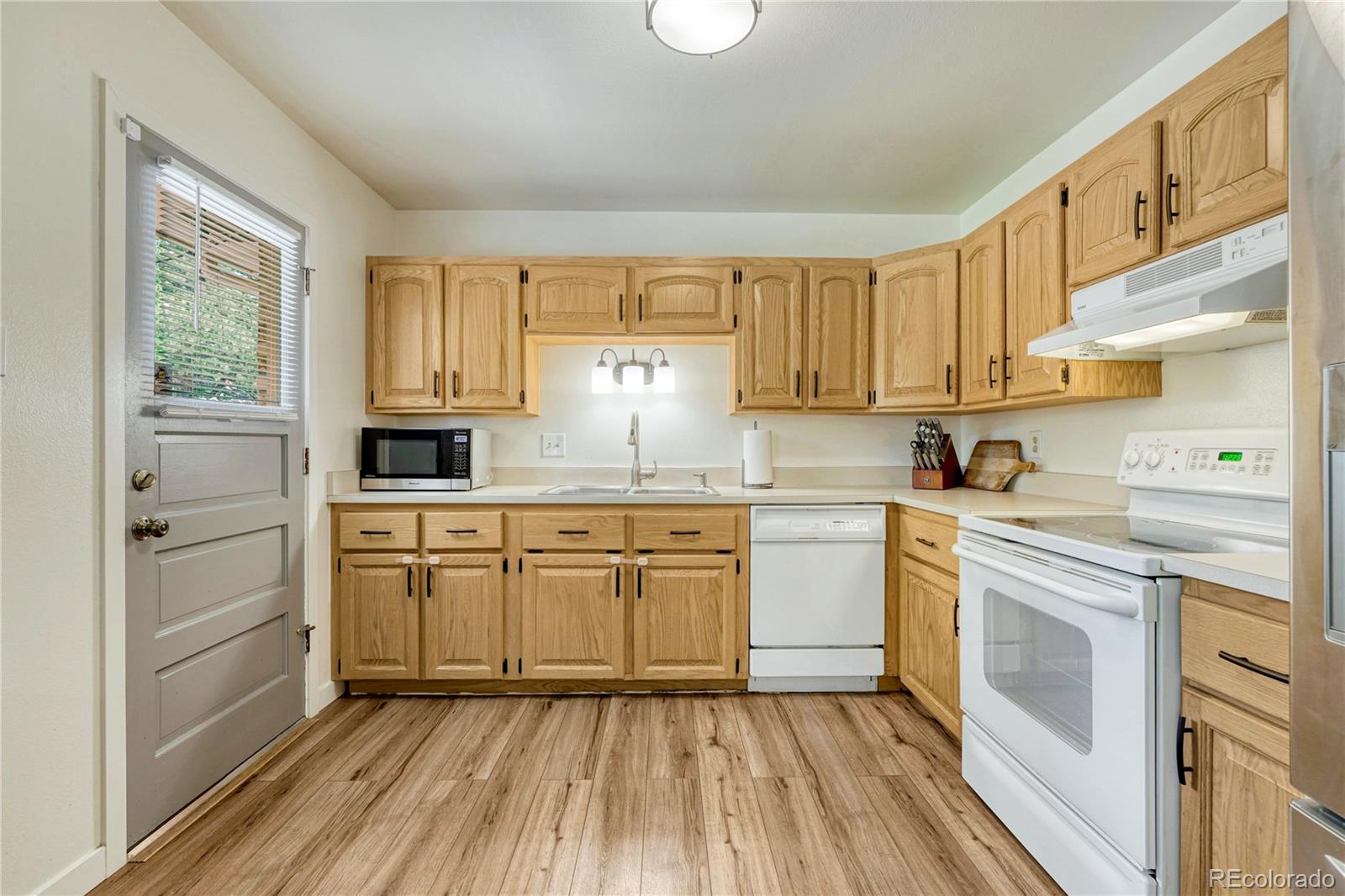 MLS Image #7 for 1811 s yank court,lakewood, Colorado