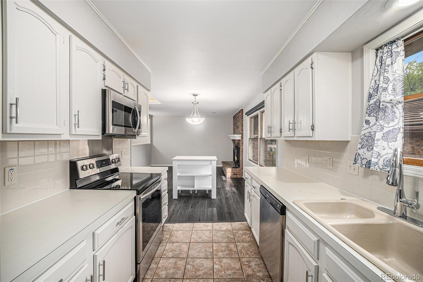 MLS Image #11 for 8022 w 78th way,arvada, Colorado