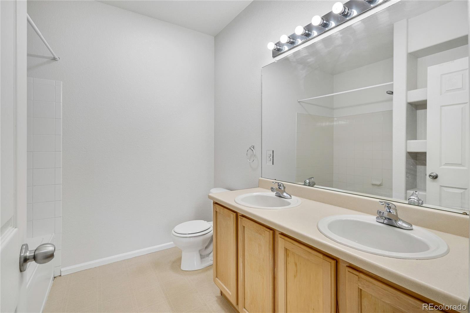 MLS Image #19 for 5255  memphis street,denver, Colorado