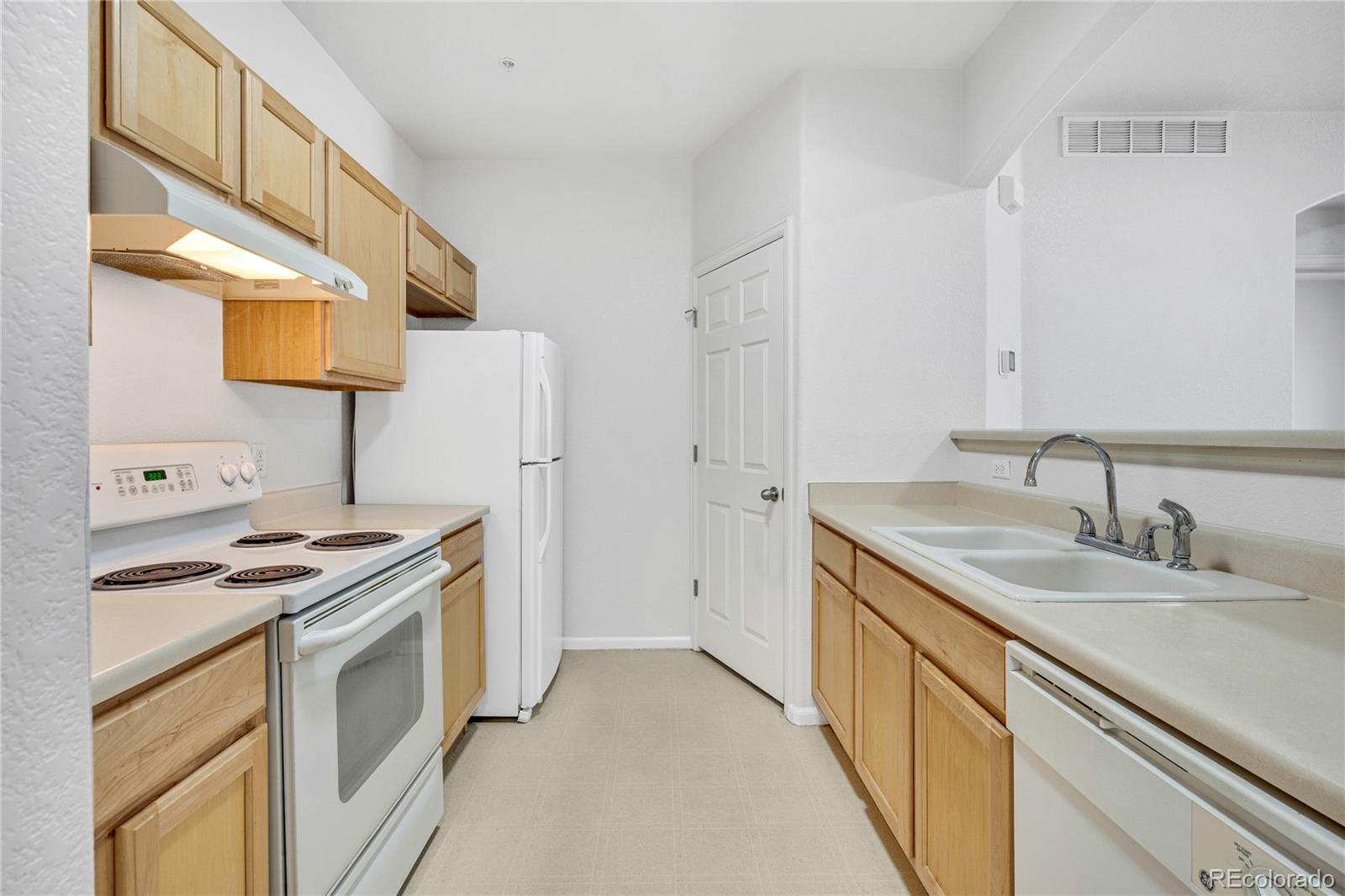 MLS Image #9 for 5255  memphis street,denver, Colorado
