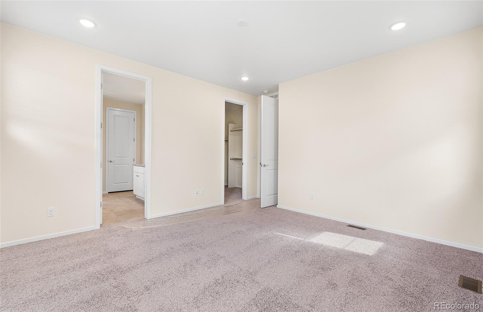 MLS Image #11 for 23981 e 40th avenue,aurora, Colorado