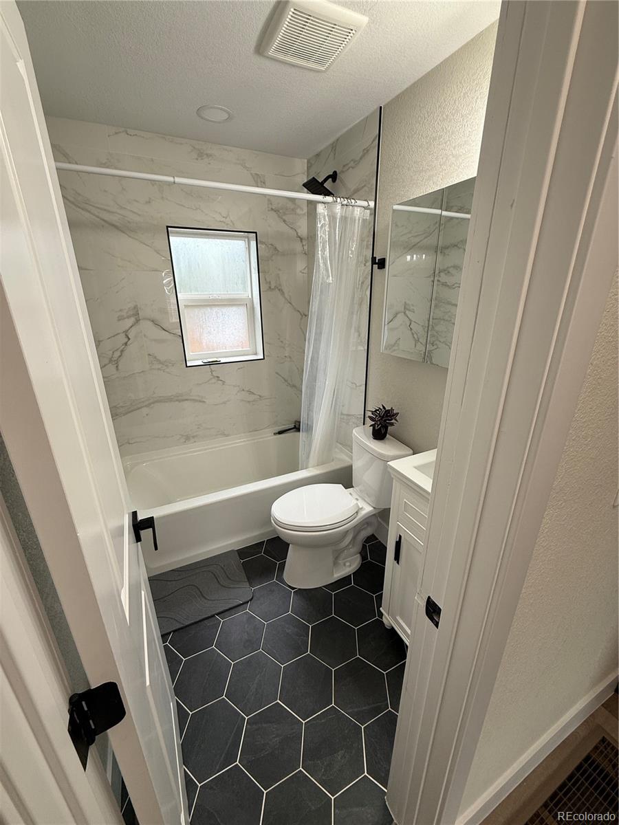 MLS Image #20 for 1694  xanthia street,denver, Colorado