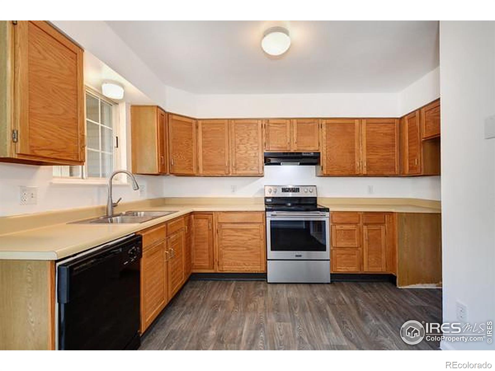 MLS Image #10 for 118  pheasant run,louisville, Colorado