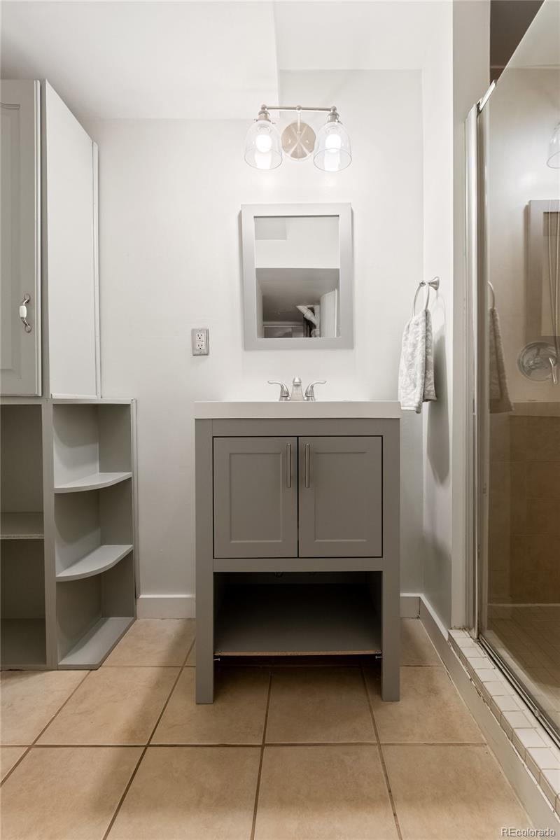 MLS Image #14 for 1120 n clarkson street,denver, Colorado