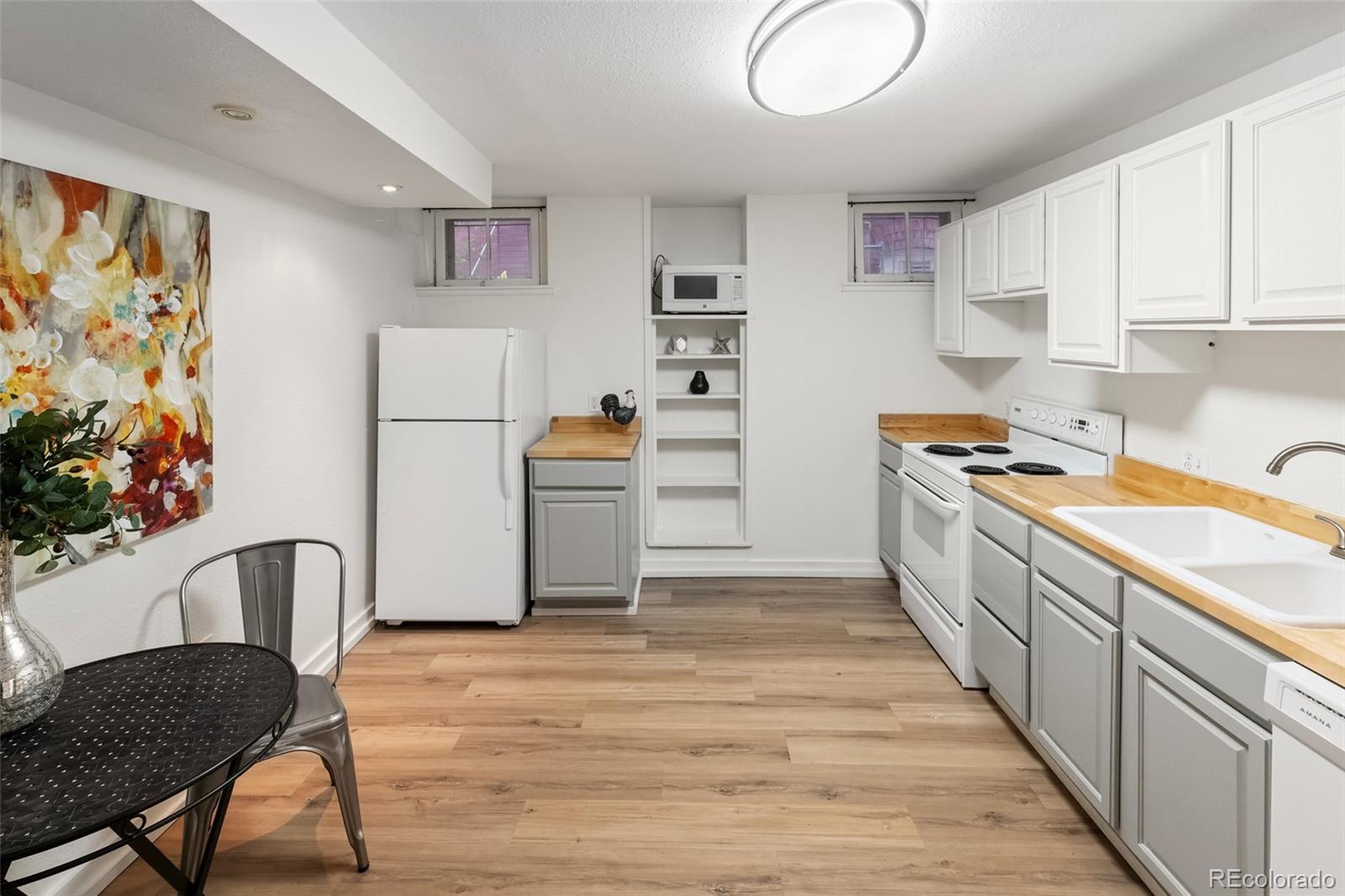 MLS Image #5 for 1120 n clarkson street,denver, Colorado