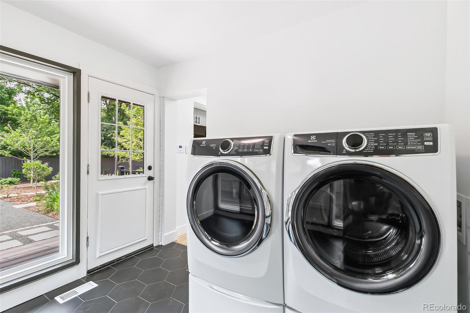 MLS Image #25 for 3519 s holly street,denver, Colorado