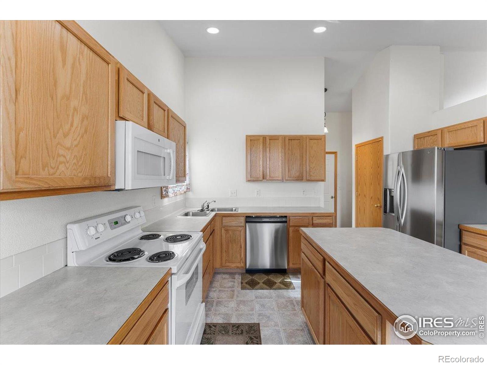 MLS Image #11 for 1365  settlers drive,eaton, Colorado