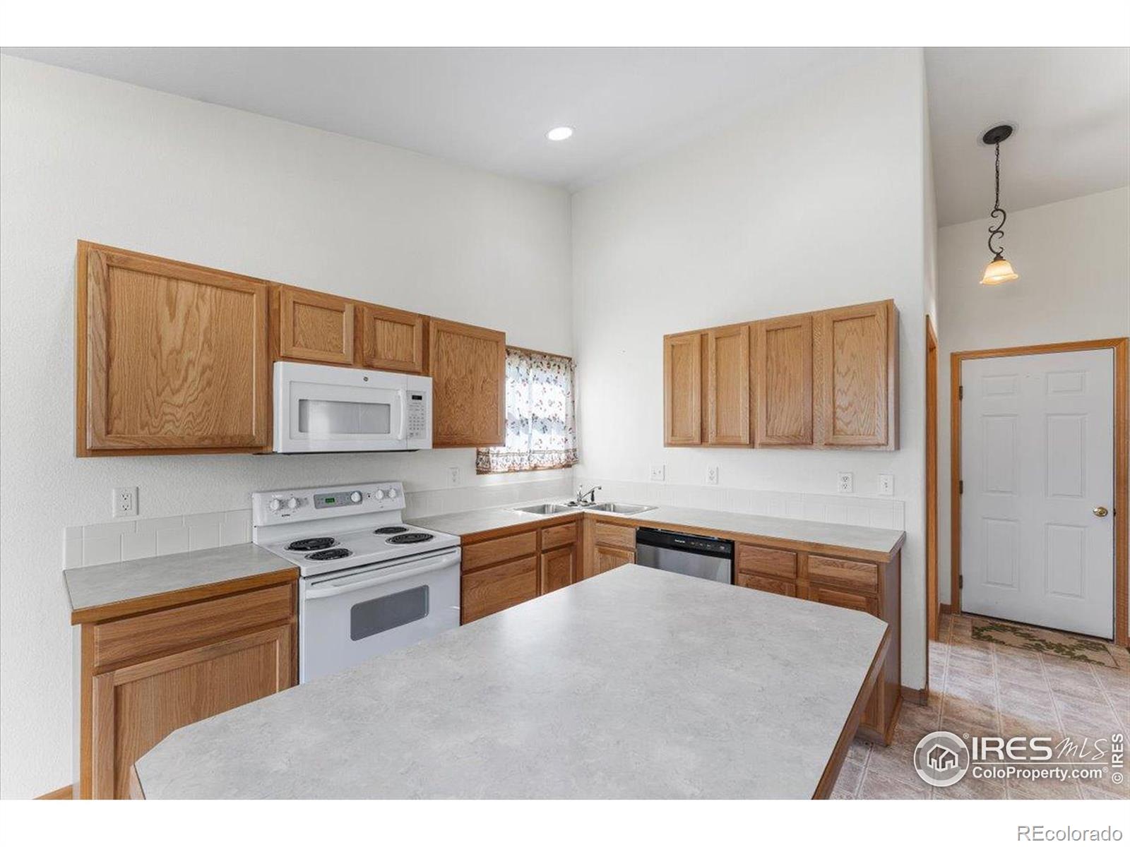 MLS Image #12 for 1365  settlers drive,eaton, Colorado