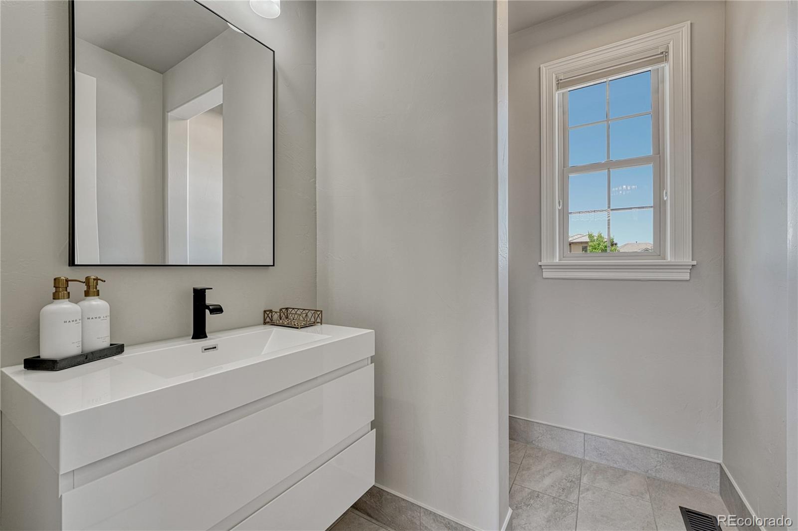MLS Image #4 for 9343  vista hill lane,lone tree, Colorado
