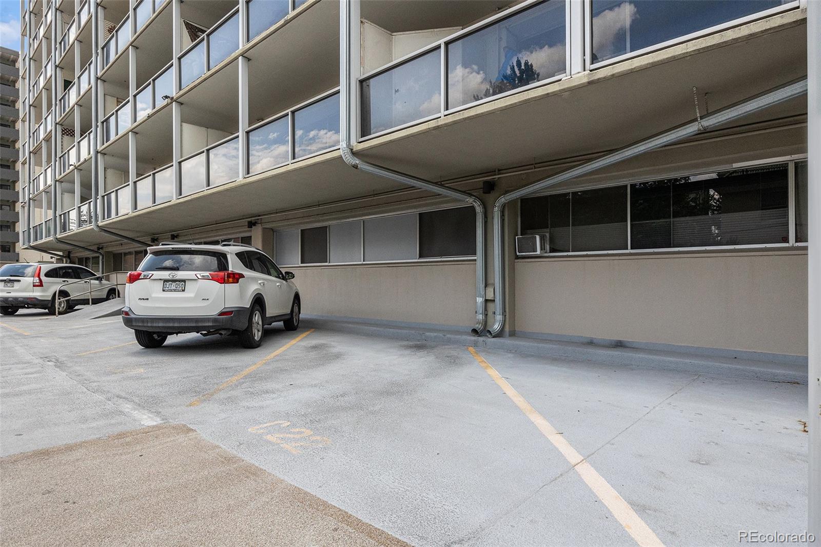 MLS Image #13 for 888 n logan street,denver, Colorado
