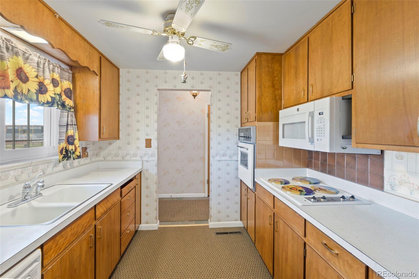 MLS Image #10 for 2043  patrician way,colorado springs, Colorado