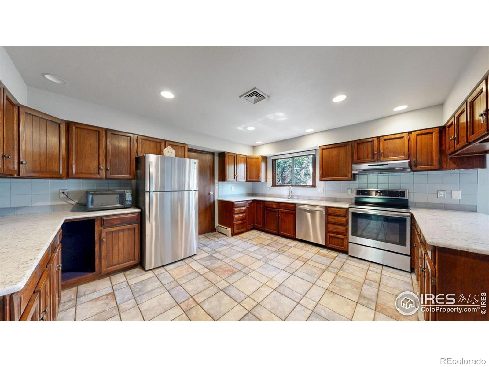 MLS Image #5 for 901  gregory road,fort collins, Colorado