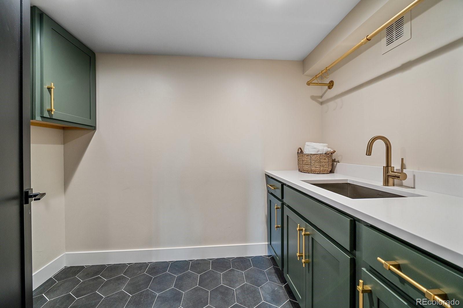 MLS Image #25 for 805  elm street,denver, Colorado