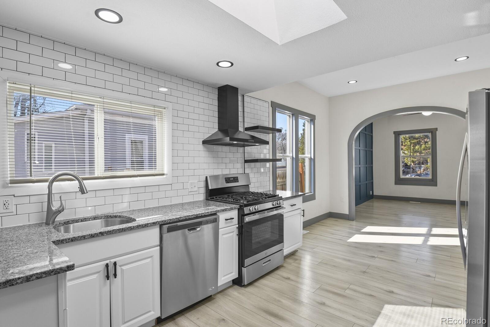 MLS Image #13 for 104  stuart street,denver, Colorado