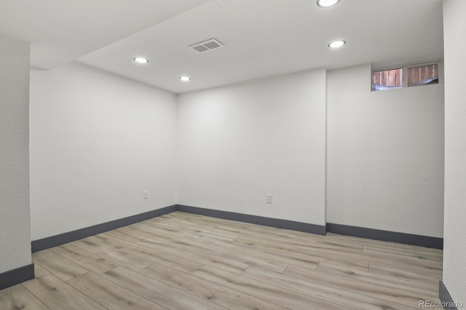 MLS Image #18 for 104  stuart street,denver, Colorado