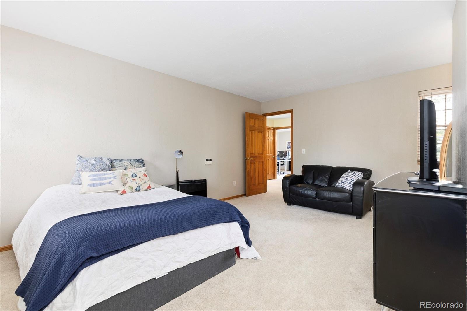 MLS Image #13 for 2650 s vaughn way,aurora, Colorado