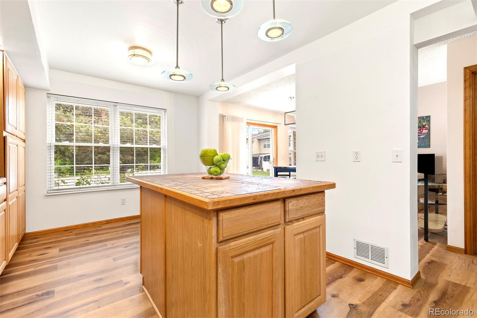 MLS Image #6 for 2650 s vaughn way,aurora, Colorado