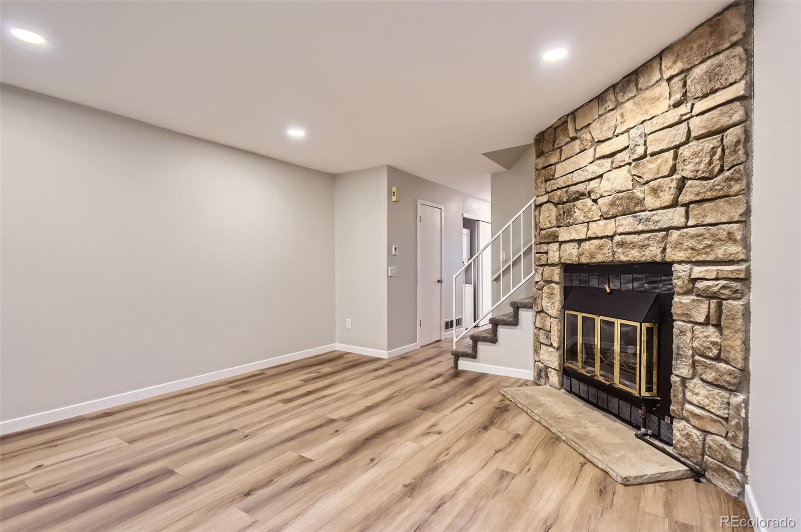 MLS Image #4 for 1811 s quebec way,denver, Colorado