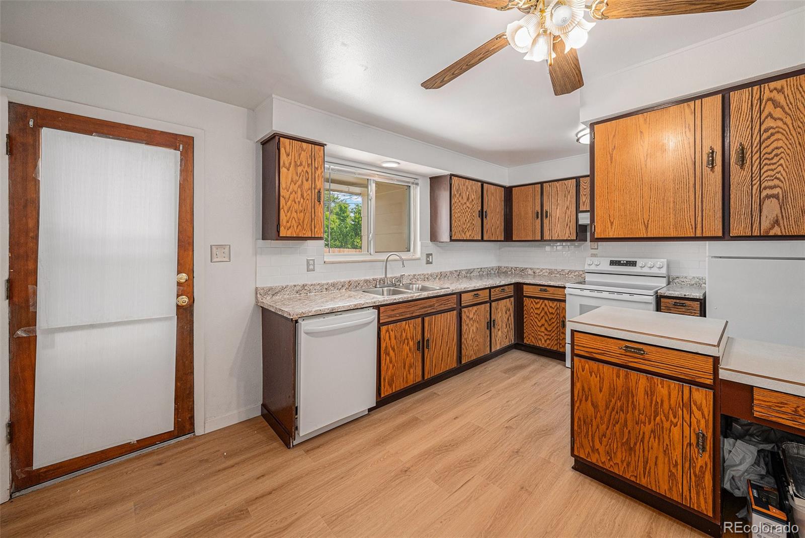 MLS Image #7 for 6413 w 76th avenue,arvada, Colorado