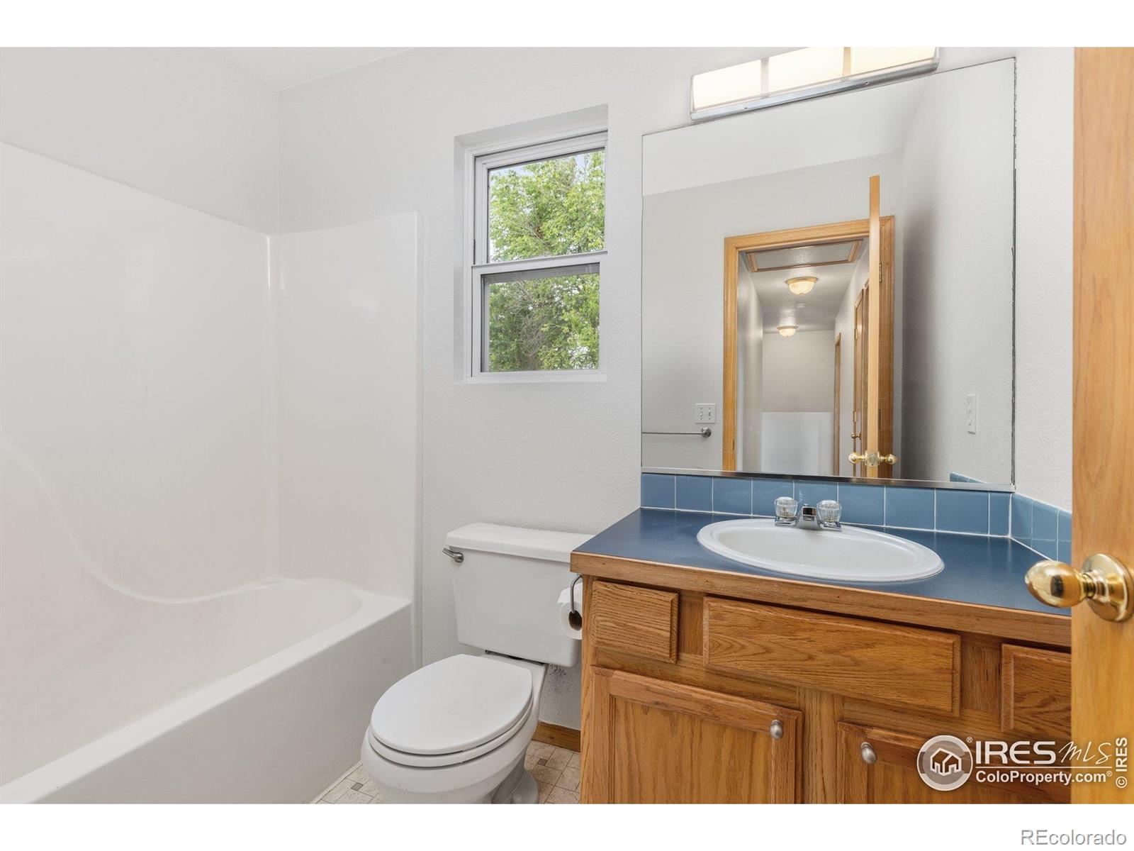MLS Image #18 for 112  melody lane,platteville, Colorado