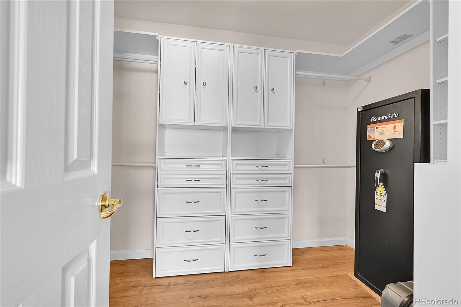 MLS Image #15 for 2631 s flanders court,aurora, Colorado