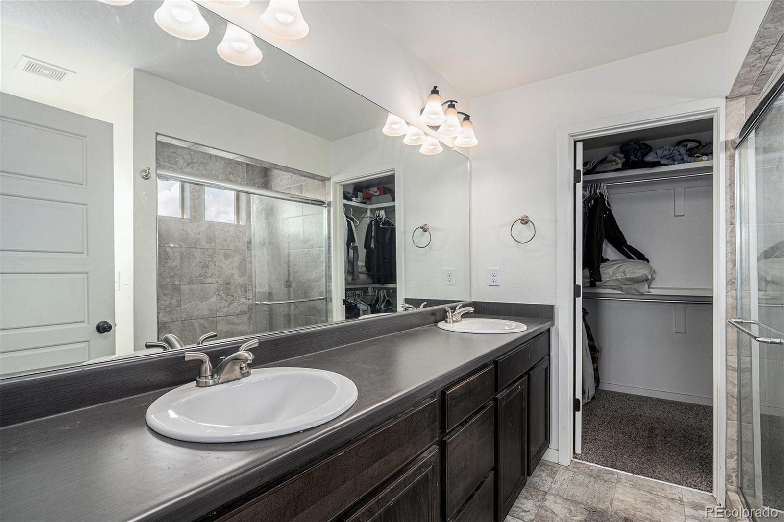 MLS Image #14 for 20031  elgin drive,denver, Colorado