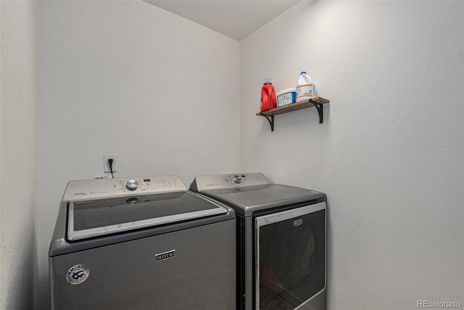 MLS Image #15 for 20031  elgin drive,denver, Colorado