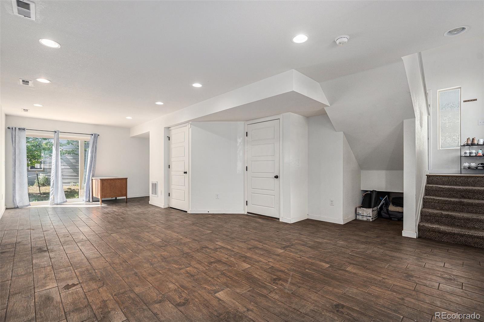 MLS Image #17 for 20031  elgin drive,denver, Colorado