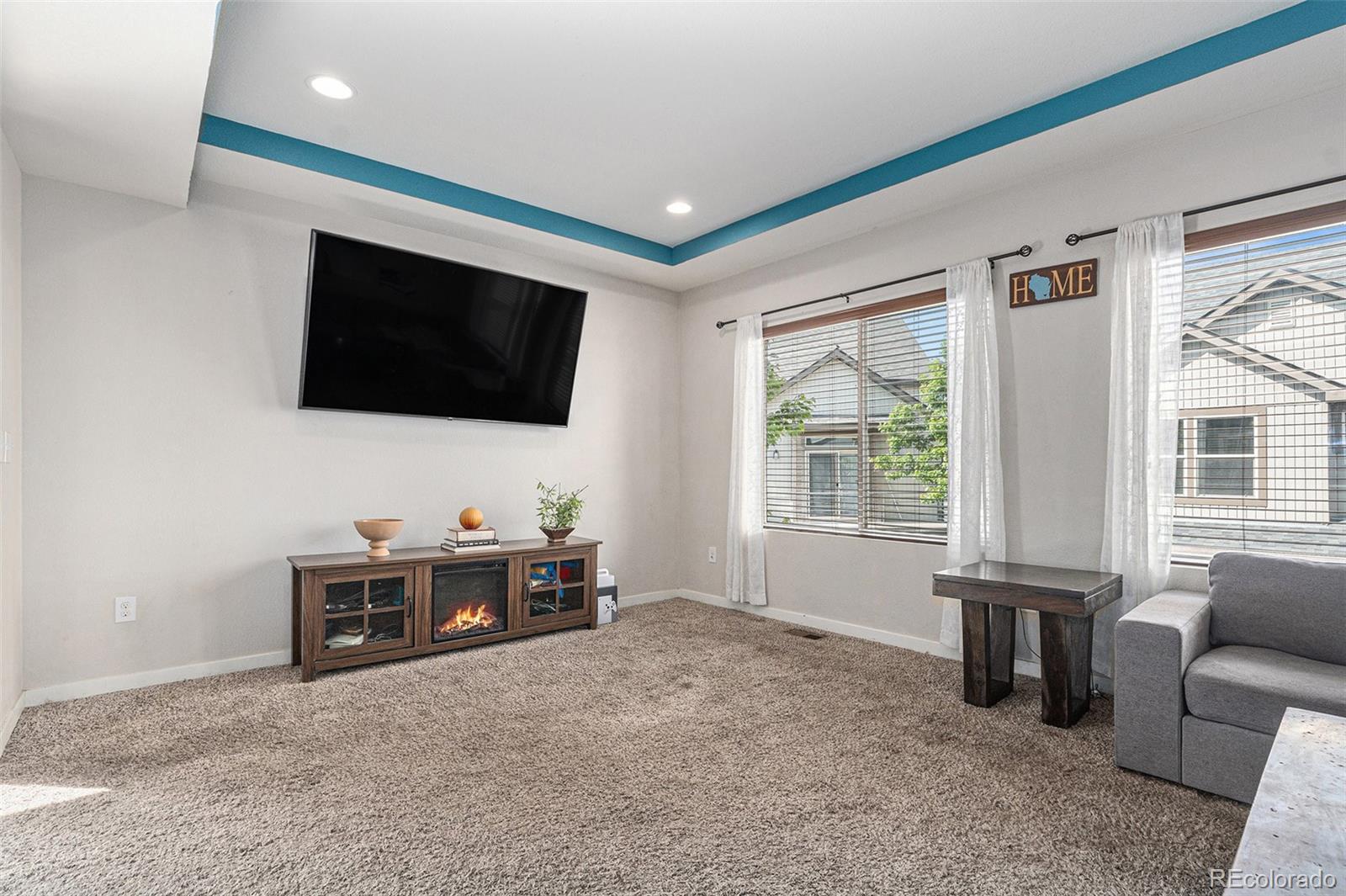 MLS Image #4 for 20031  elgin drive,denver, Colorado