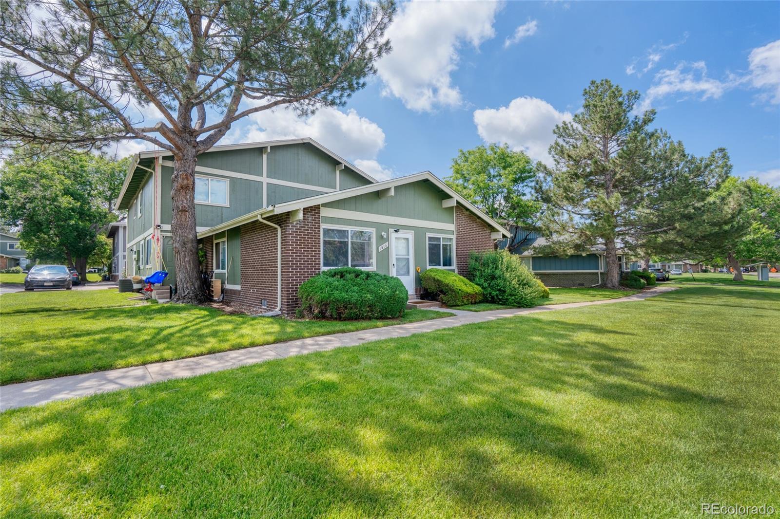 MLS Image #3 for 1216 s uvalda street,aurora, Colorado