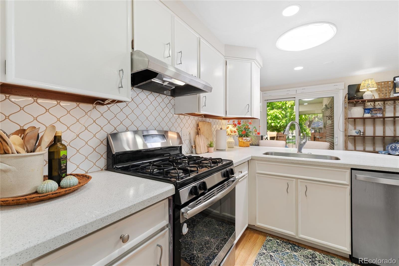 MLS Image #18 for 7427 w cedar circle,lakewood, Colorado