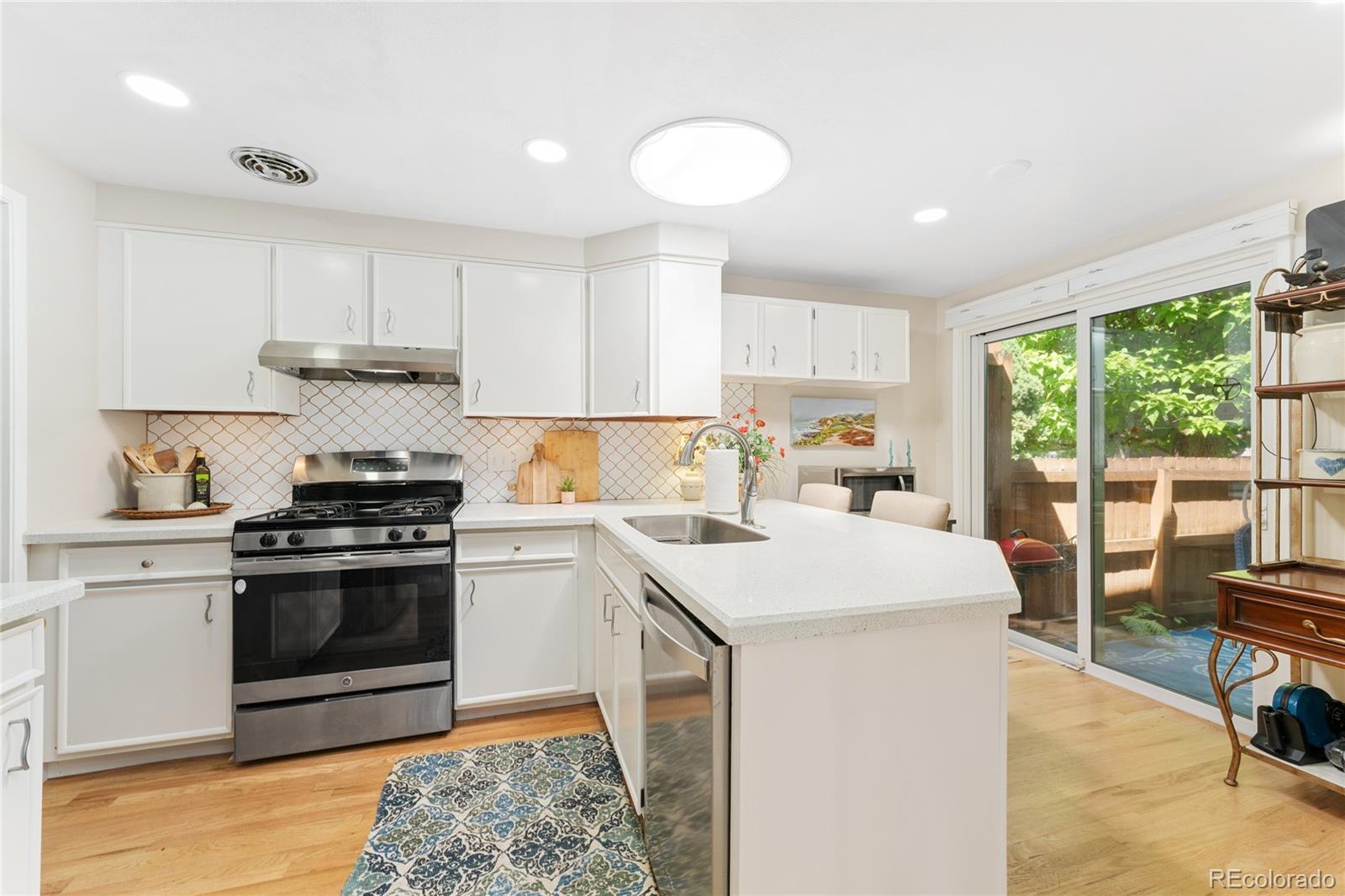 MLS Image #3 for 7427 w cedar circle,lakewood, Colorado