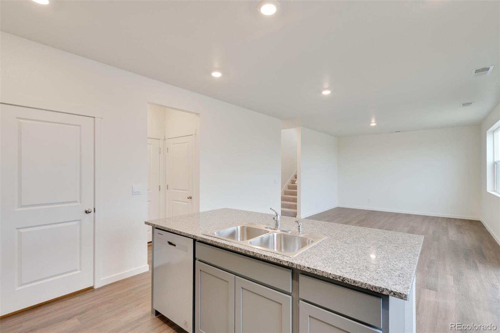 MLS Image #11 for 1639  pinnacle avenue,lochbuie, Colorado