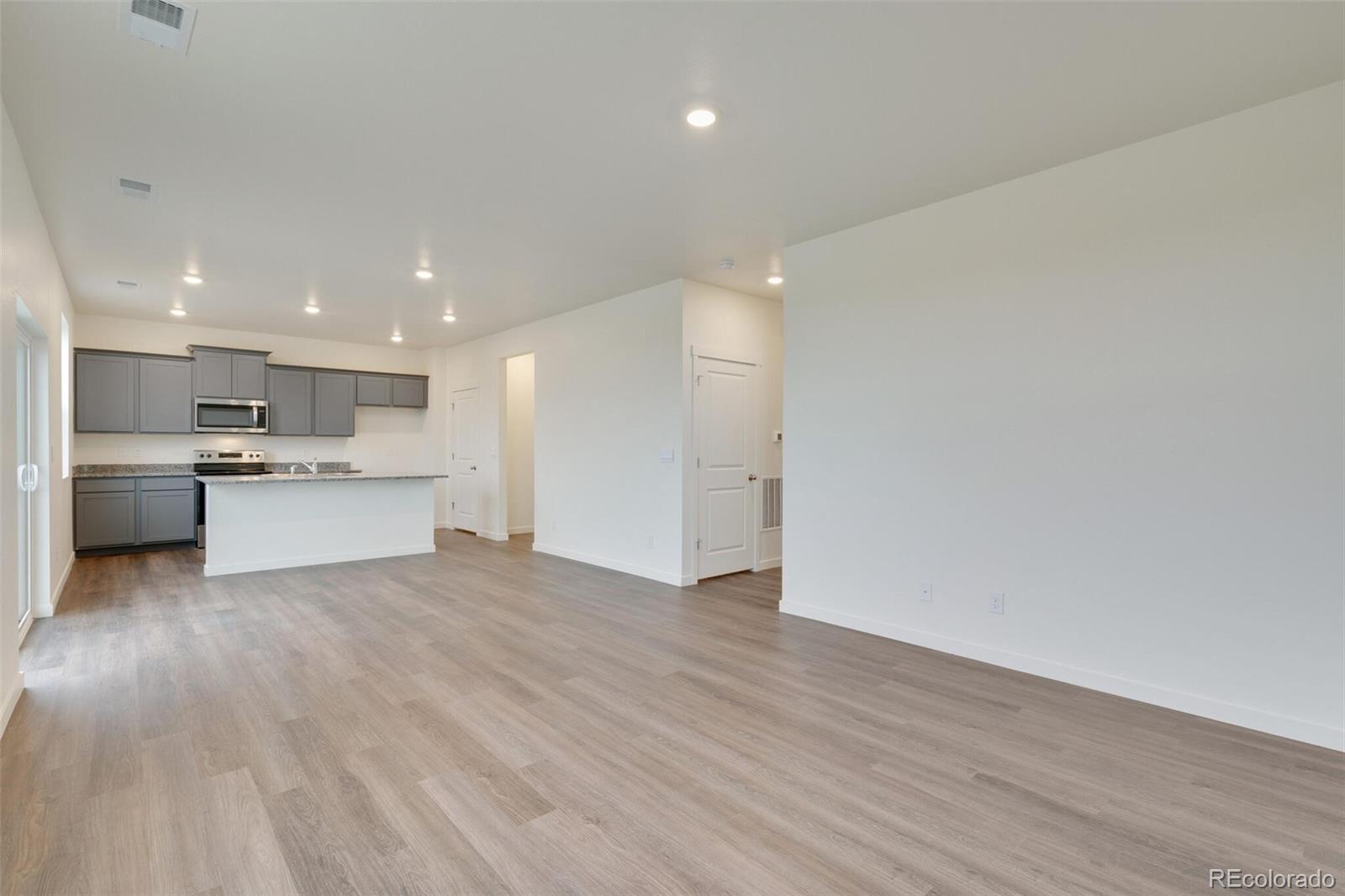 MLS Image #3 for 1639  pinnacle avenue,lochbuie, Colorado