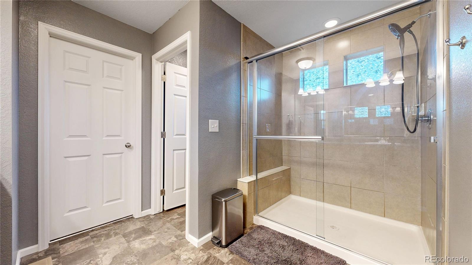 MLS Image #18 for 19000 e 55th avenue,denver, Colorado