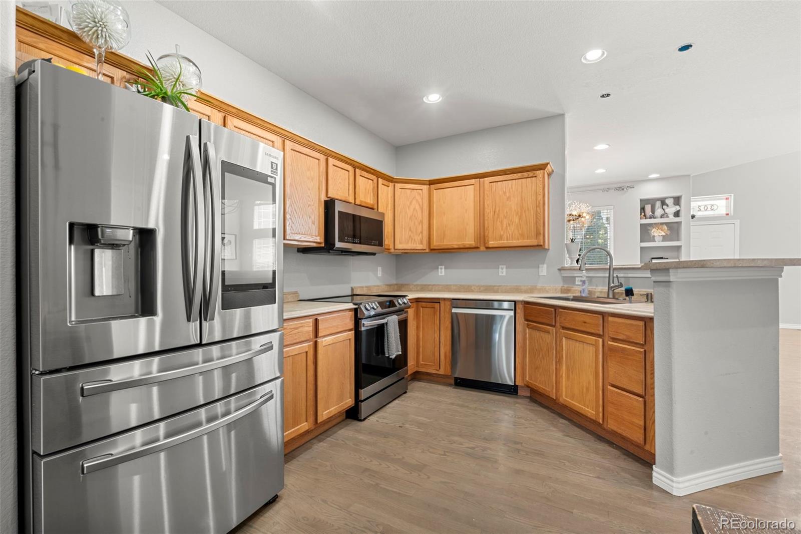 MLS Image #8 for 3026 s waco court,aurora, Colorado