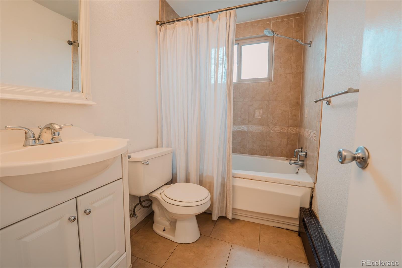 MLS Image #10 for 558 n washington street 103,denver, Colorado